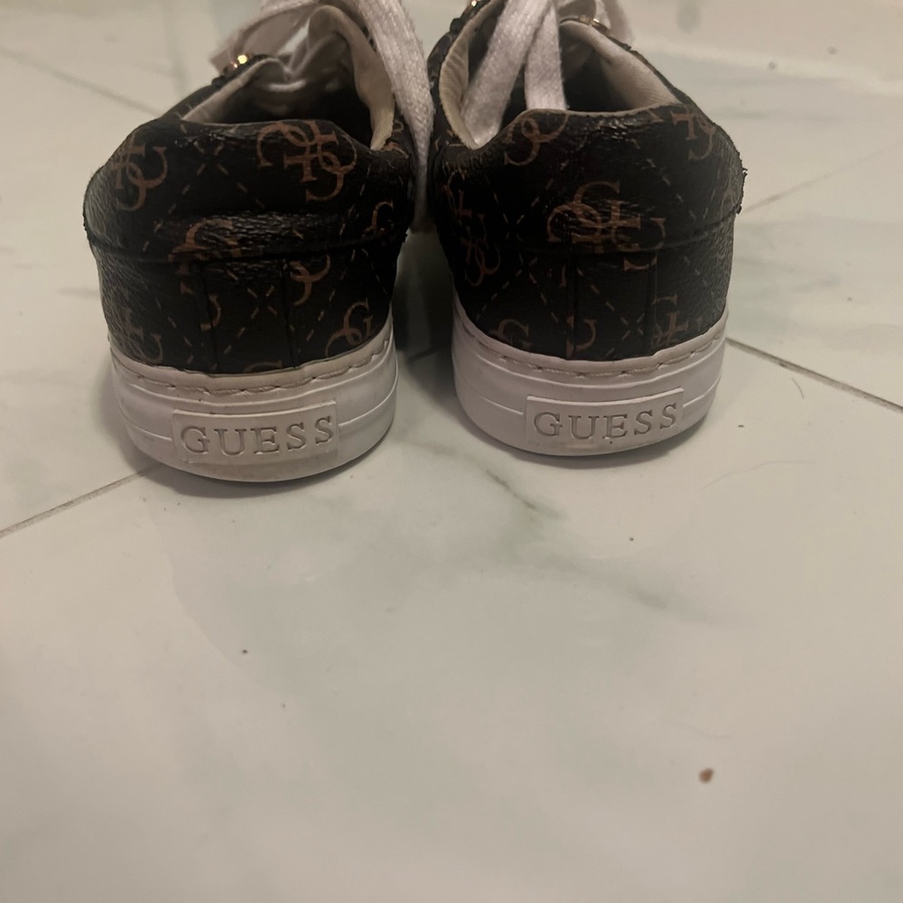 Guess Women's Loven Casual Sneakers. Gold/Brown. Size 7.5 - Picture 5 of 10
